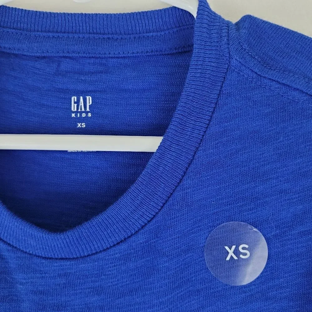 GAP KIDS pocket tee size XS (4/5)